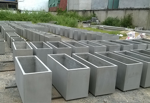 CONCRETE PLANTER